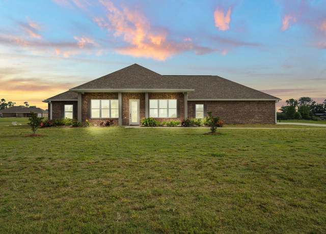 Property at 225 Liberty Dr, Leesville, LA 71446, 3 beds, 2 baths