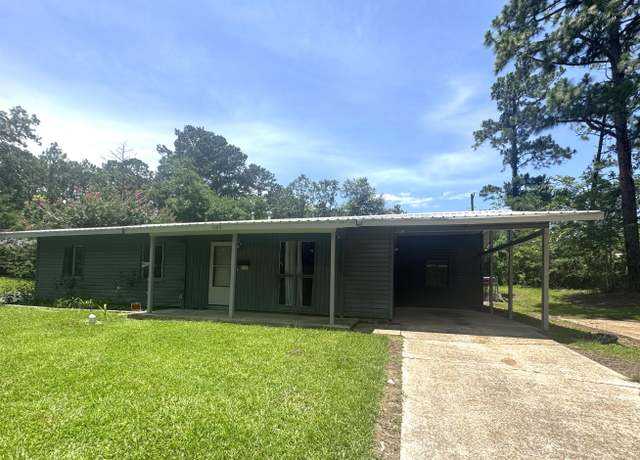 Property at 1008 Spruce St, Leesville, LA 71446, 3 beds, 1.5 baths