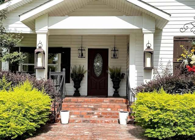Property at 200 Country Club Rd, Leesville, LA 71446, 3 beds, 2 baths