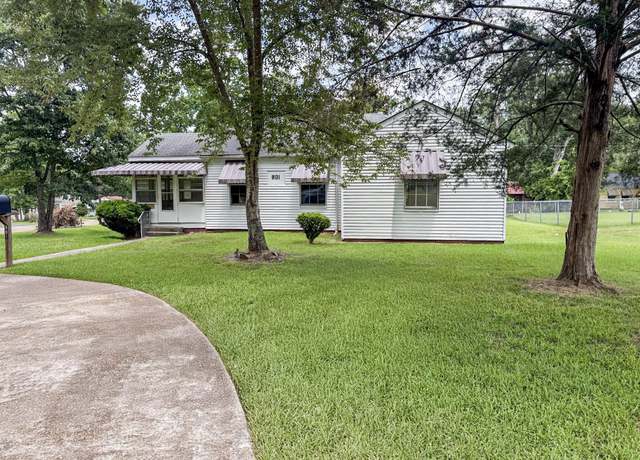 Property at 801 Kings Rd, Leesville, LA 71446, 2 beds, 1 bath