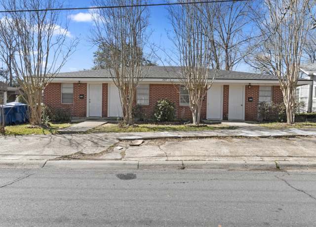 Property at 304 N 1st St, Leesville, LA 71446, 4 beds, 4 baths