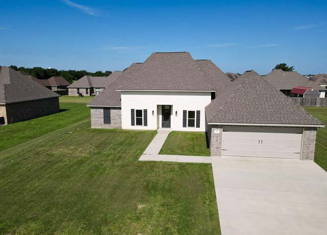 Property at 614 Walnut St, Iowa, LA 70647, 5 beds, 3 baths