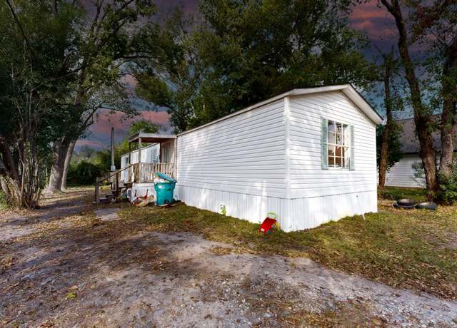 Property at 315 N Frazier St, Dequincy, LA 70663, 3 beds, 2 baths