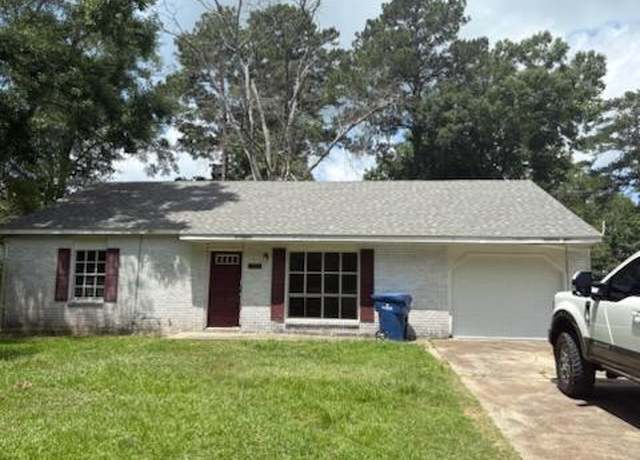 Property at 2010 Allison St, Leesville, LA 71446, 3 beds, 1 bath