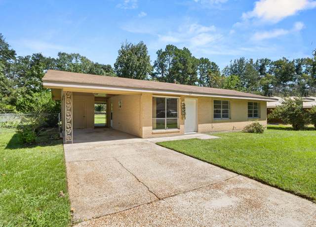 Property at 103 Powell Dr, Leesville, LA 71446, 3 beds, 1.5 baths
