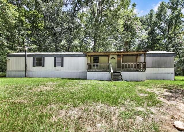 Property at 129 Lynn Dr, Leesville, LA 71446, 3 beds, 2 baths