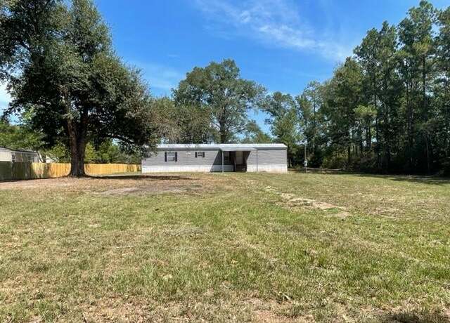 Property at 204 Brown Ln, Longville, LA 70652, 3 beds, 2 baths
