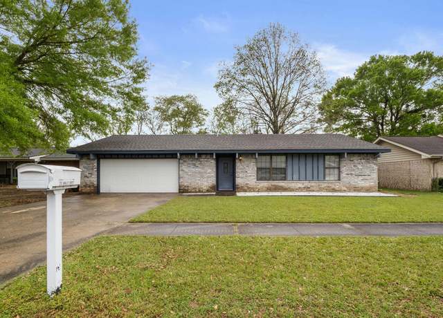 Property at 2212 Angus St, Deridder, LA 70634, 3 beds, 2 baths
