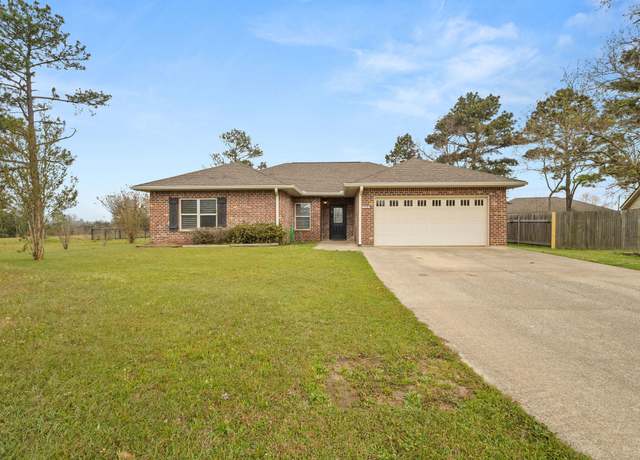 Property at 1731 Lakeview St, Deridder, LA 70634, 4 beds, 2 baths