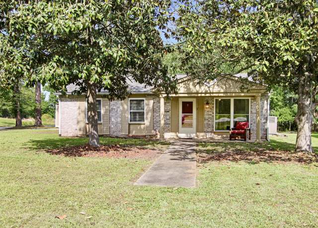 Property at 1201 S 10th St, Leesville, LA 71446, 3 beds, 1 bath