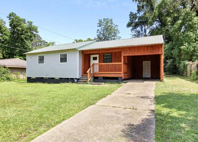 Property at 2105 Miriam St, Leesville, LA 71446, 3 beds, 1 bath