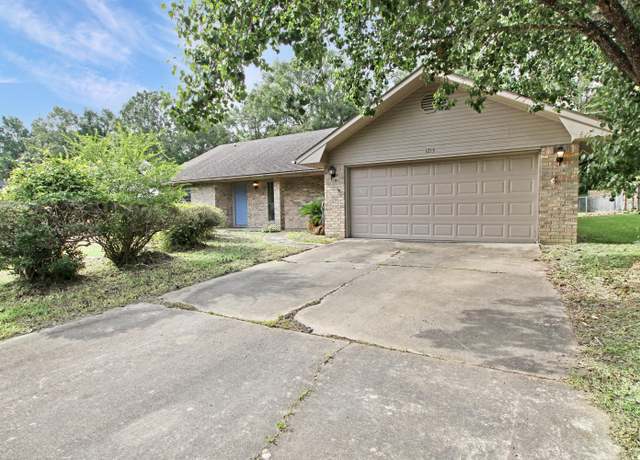 Property at 1213 Port Arthur Ter, Leesville, LA 71446, 3 beds, 2 baths