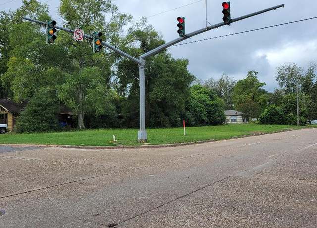 Property at 115 N Texas St, Deridder, LA 70634