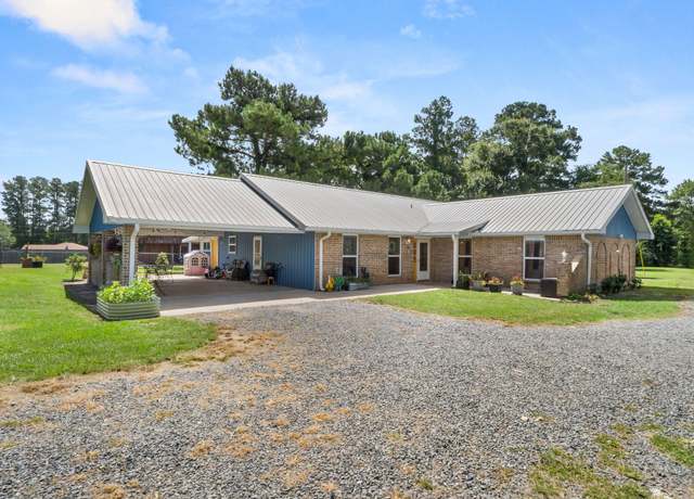 Property at 136 Brentwood Rd, Leesville, LA 71446, 3 beds, 3 baths