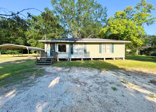 Property at 716 S Division St, Deridder, LA 70634, 3 beds, 2 baths
