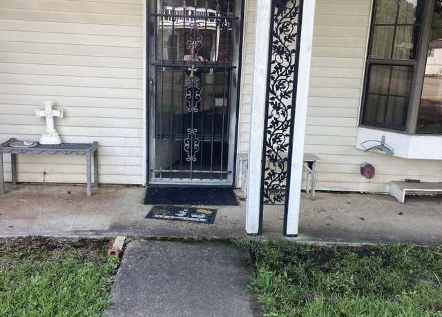 Property at 306 Thomas Jefferson Dr, Leesville, LA 71446, 3 beds, 2.5 baths