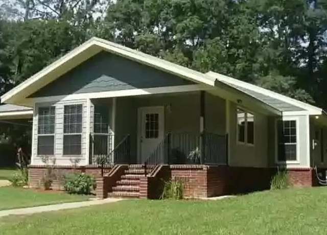 Property at 407 Allen St, Deridder, LA 70634, 3 beds, 2 baths