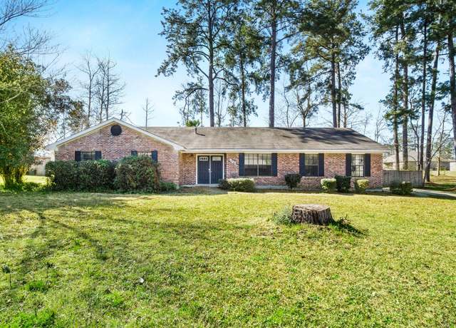 Property at 905 Cherokee St, Deridder, LA 70634, 4 beds, 2 baths