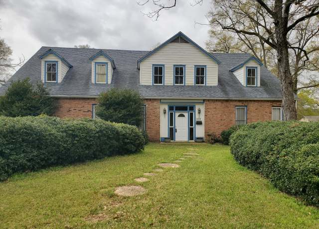 Property at 1109 W Port St, Deridder, LA 70634, 4 beds, 3 baths