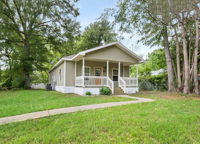 Property at 707 Bon Ami St, Deridder, LA 70634, 3 beds, 2 baths