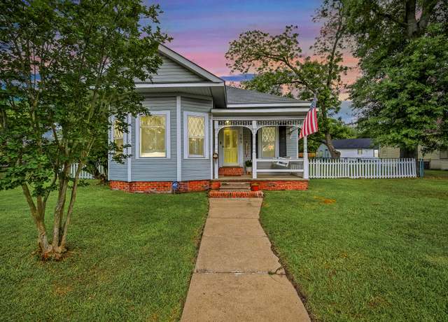 Property at 505 Bon Ami St, Deridder, LA 70634, 3 beds, 2 baths