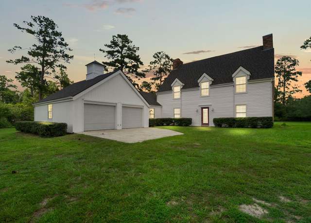 Property at 137 Hilltop St, Deridder, LA 70634, 4 beds, 2.5 baths