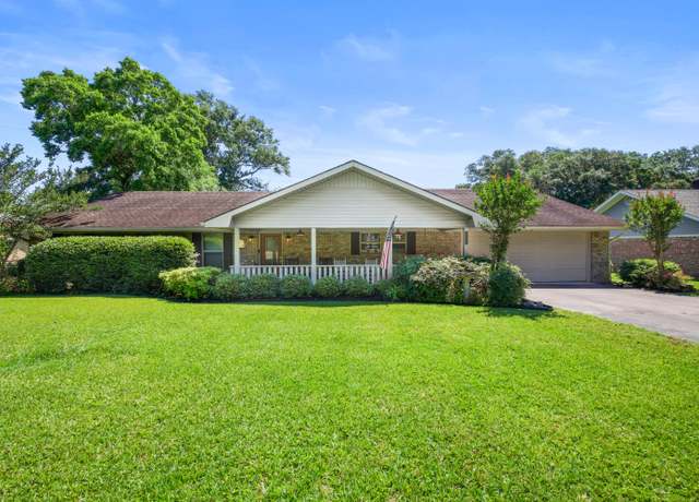 Property at 1000 Kathleen Dr, Deridder, LA 70634, 3 beds, 2.5 baths