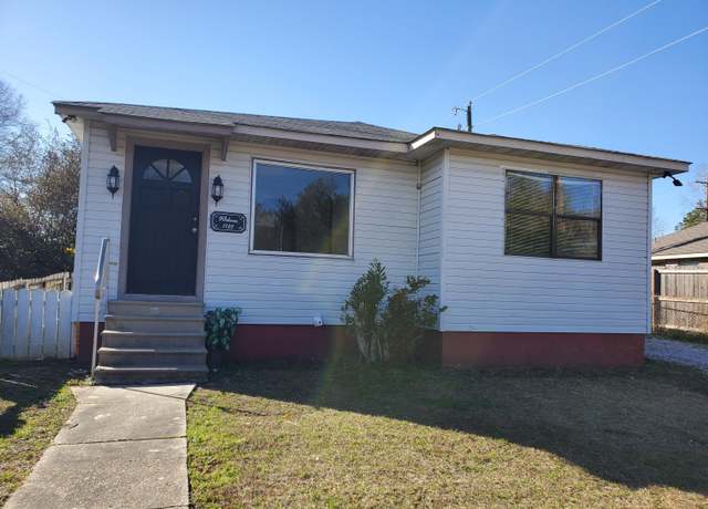 Property at 1125 Willow St, Deridder, LA 70634, 2 beds, 1.5 baths