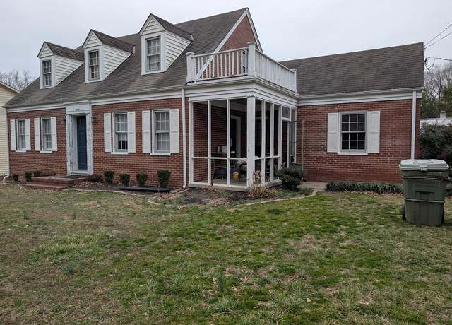 Property at 1007 Osborn Rd, Farmville, VA 23901, 4 beds, 2 baths