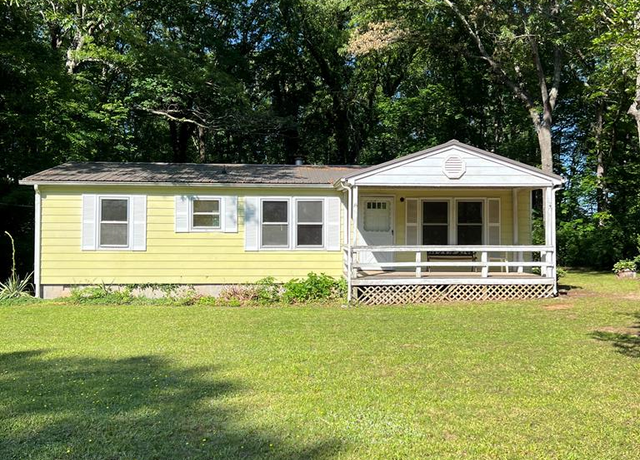 Property at 1013 Clayton Rd, Powhatan, VA 23139, 2 beds, 1.5 baths