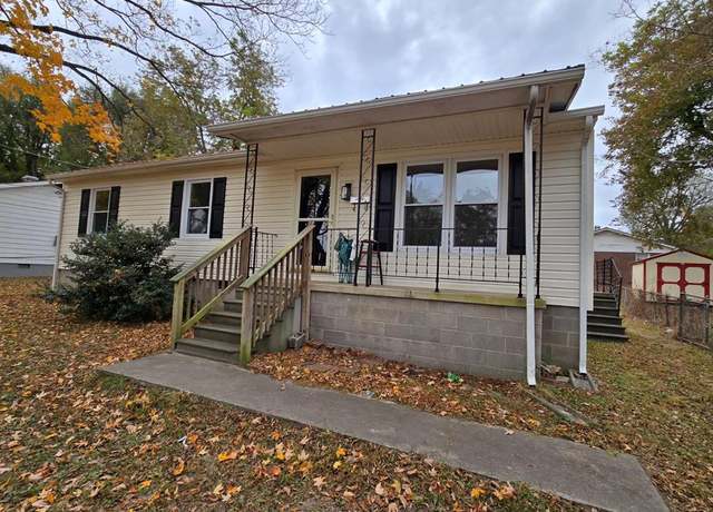 Property at 302 Irvin St, Blackstone, VA 23824, 4 beds, 1.5 baths