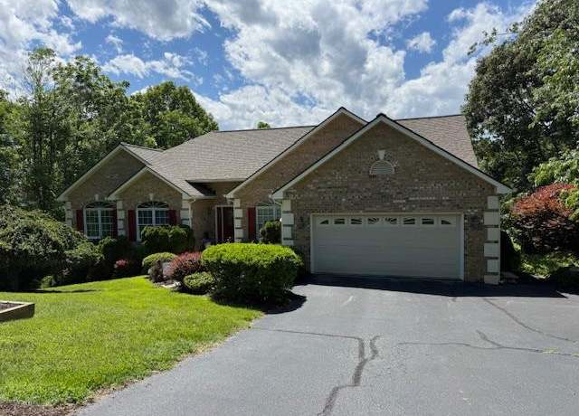 Property at 1363 Summerpark Dr, Bedford, VA 24551, 4 beds, 3.5 baths