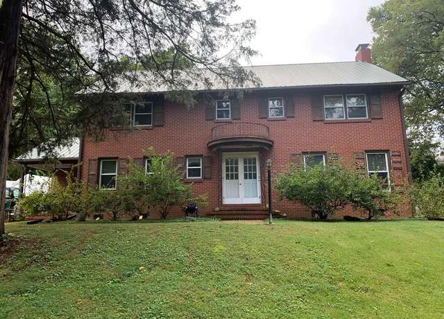 Property at 808 Grove Ave, Chase City, VA 23924, 4 beds, 2.5 baths
