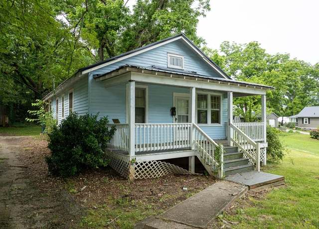 Property at 721 East Second St, Farmville, VA 23901, 3 beds, 1 bath