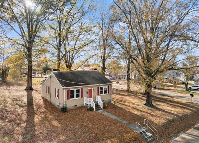 Property at 315 Easley St, South Boston, VA 24592, 2 beds, 2 baths