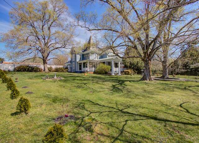 Property at 401 King St, Keysville, VA 23947, 3 beds, 2 baths