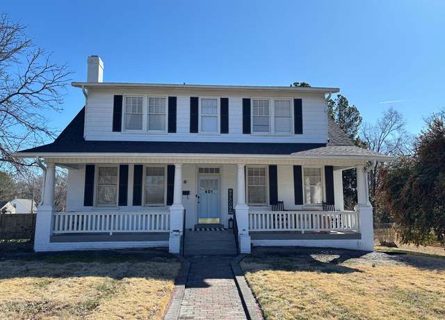 Property at 401 Brunswick Ave, Blackstone, VA 23824, 4 beds, 2.5 baths