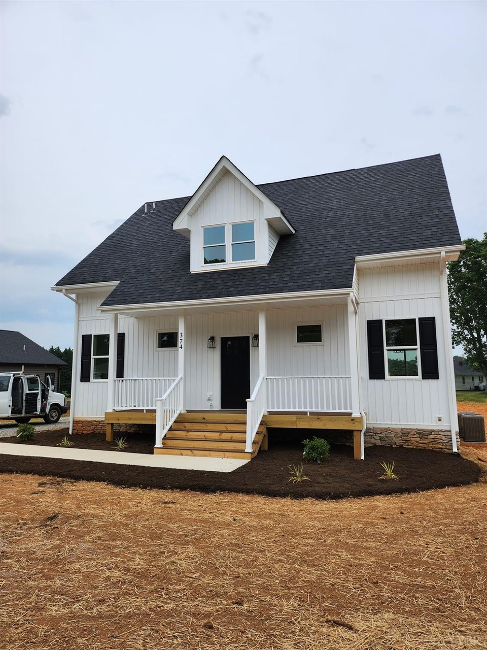 374 Jefferson Manor Dr, Forest, VA 24551