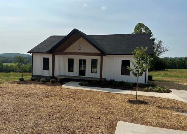 Property at 9798 Leesville Rd, Evington, VA 24550, 3 beds, 2 baths