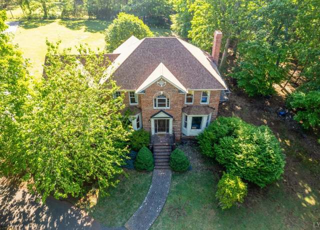 Property at 1068 Huckleberry Ln, Lynchburg, VA 24503, 4 beds, 2.5 baths