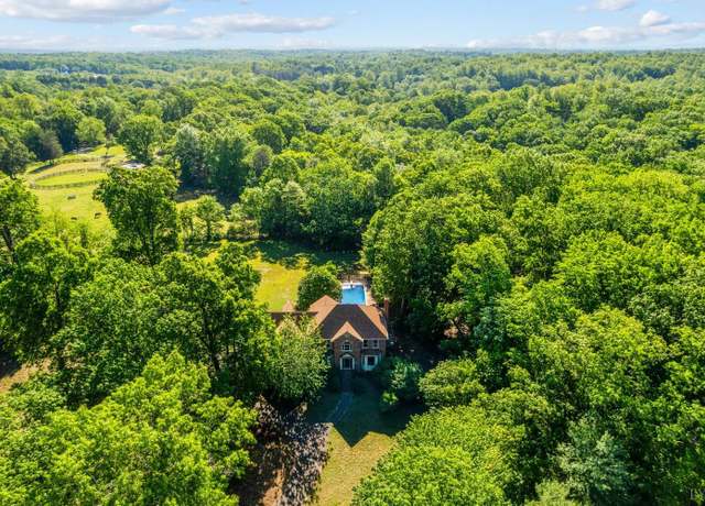 Property at 1068 Huckleberry Ln, Lynchburg, VA 24503, 4 beds, 2.5 baths