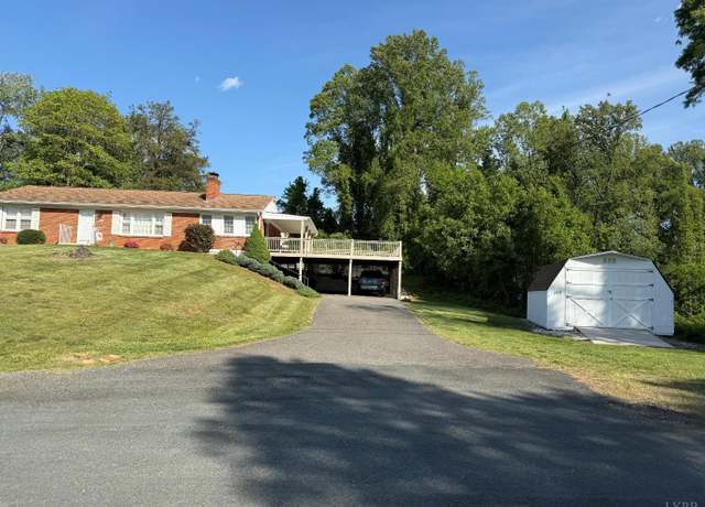 Property at 205 Great Oaks Dr, Madison Heights, VA 24572, 3 beds, 1.5 baths