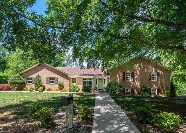 Property at 1400 Landon Ct, Lynchburg, VA 24503, 4 beds, 3 baths