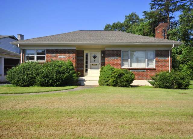 Property at 6120 Edgewood Ave, Lynchburg, VA 24502, 3 beds, 1 bath