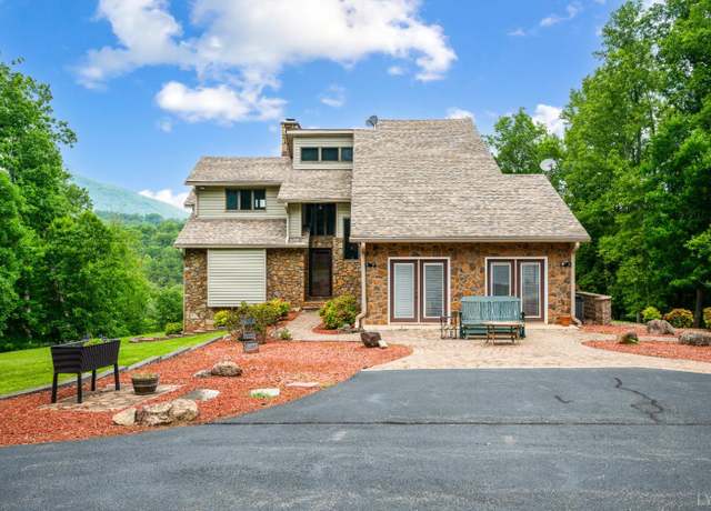Property at 5271 Old Cifax Rd, Goode, VA 24556, 4 beds, 4.5 baths