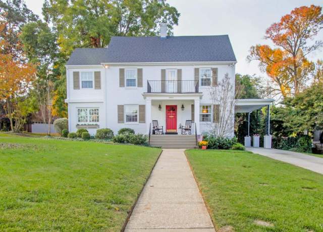 Property at 3845 Peakland Pl, Lynchburg, VA 24503, 4 beds, 3 baths