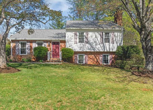 Property at 117 Stonehouse Dr, Lynchburg, VA 24502, 3 beds, 2 baths