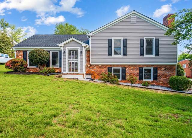 Property at 206 Stonehouse Dr, Lynchburg, VA 24502, 3 beds, 2 baths