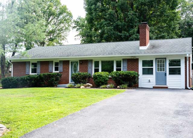 Property at 1218 Lakeview Dr, Lynchburg, VA 24502, 4 beds, 2 baths