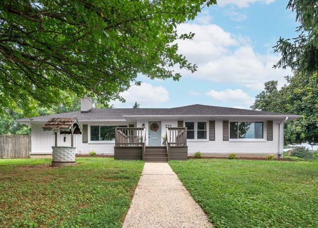 Property at 212 Roundelay Cir, Lynchburg, VA 24502, 3 beds, 2 baths